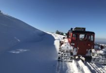 Започна разчистването на Троянския проход – на места преспите достигат 3-4 метра