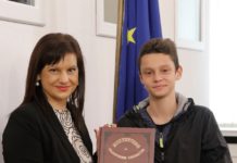 Наградиха ученици от Тетевен за активната им работа като посланици на ЕС в България