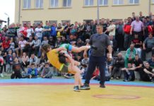 Проведоха се традиционните народни борби в село Галата