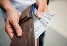 Средната брутна месечна работна заплата за март е 1 247 лв.