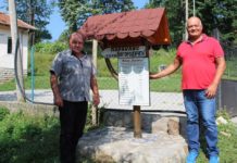 Проф. Игнат Игнатов и кметът на с. Бабинци с обща идея за изграждане на чешма с планинска изворна вода