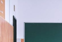 Правителството отпусна 3,8 млн. лв. за две национални програми за развитие на образованието