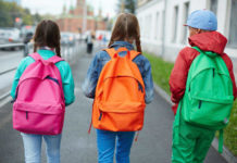 Очаква се 43 800 първокласници да получат помощ в началото на следващата учебна година