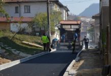 Започнаха асфалтирането на ул. „Ген. Емил Марков“ в гр. Тетевен