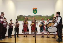 Предколедно в Тетевен – деца и ученици изнесоха невероятен Коледен концерт, изпълнен с духа и традициите на Коледа