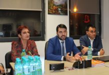 Зам.-министърът на външните работи Георг Георгиев посети с. Български извор и говори за справянето с езика на омразата