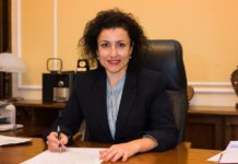 Министър Танева: Няма място за паника и презапасяване, има предостатъчно храни