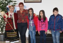 В навечерието на 1 март баба Марта посети Кмета на Община Тетевен и децата от НУ ,,Хаджи Генчо“