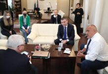 Премиерът Борисов разпореди изготвянето на протокол с противоепидемични изисквания за изпращането на зрелостниците през настоящата учебна година