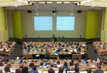 Студенти от 8 професионални направления и 18 защитени специалности ще се обучават безплатно