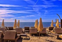 Шезлонги и чадъри стават безплатни