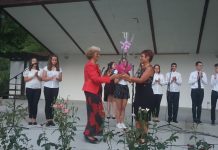 Децата от плевенския Смесен хор „Звъника“ изнесоха летен концерт в село Черни Вит