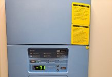 В РЗИ пристигна нискотемпературният фризер за съхраняването на ваксини