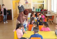 Д-р Мадлена Бояджиева раздаде мартеници на децата от детските градини и центровете за работа с деца