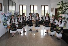 Лазарки посетиха Община Тетевен