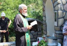 На Петровден бе осветен новоизградения параклис на Петровския кръст