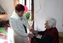 Д-р Мадлена Бояджиева поздрави Мария Николова по случай 100-годишния й юбилей