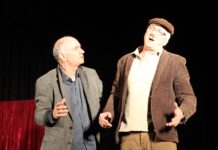 Театър „Искри и сезони“ изнесе постановката „Вик за любов“ в Тетевен