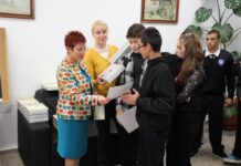 Д-р Мадлена Бояджиева награди участниците от изложението „Моят роден край“