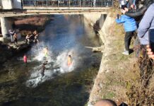 Божидар Иванов извади кръста на Богоявление в Тетевен