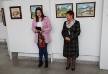 Кметът на Община Тетевен посети втората самостоятелна изложба на художничката Моника Матева