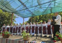 Над 1000 самодейци от цялата страна превърнаха местността Костина в сцена на живото ни наследство по време на Празника на народния обичай и автентичната носия