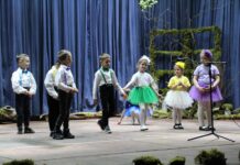 Децата на Тетевен изнесоха концерт по случай настъпващата пролет