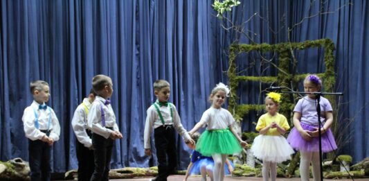 Децата на Тетевен изнесоха концерт по случай настъпващата пролет