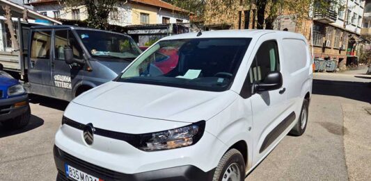 Община Тетевен закупи нов автомобил за нуждите на Домашния социален патронаж