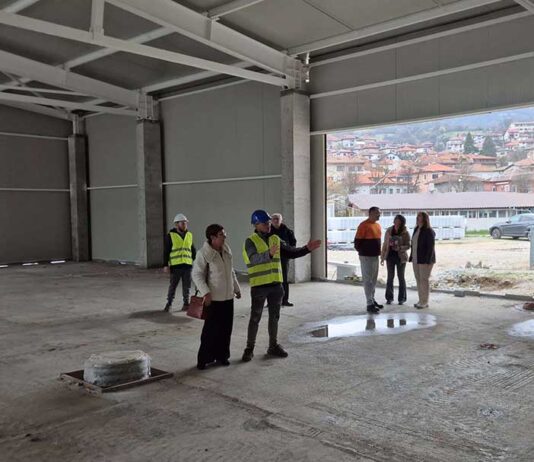 Кметът на Тетевен посети строежа на новия търговски комплекс в града