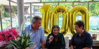 Кметът на Община Тетевен поздрави баба Пена Неева по случай нейния 100-годишен юбилей