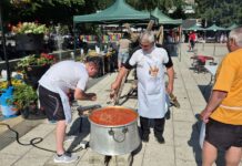 Десетото издание на Празника на тетевенската саламура и ракия събра стотици гости в сърцето на Тетевен