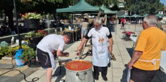 Десетото издание на Празника на тетевенската саламура и ракия събра стотици гости в сърцето на Тетевен
