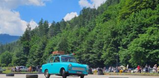 Близо 50 ретро автомобила се включиха в 14-то издание на „Трабант фест“ в Рибарица