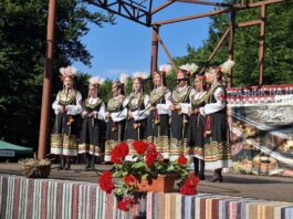 Празникът на народния обичай и автентичната носия събра пазители на българщината в Рибарица