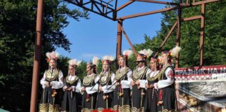 Празникът на народния обичай и автентичната носия събра пазители на българщината в Рибарица